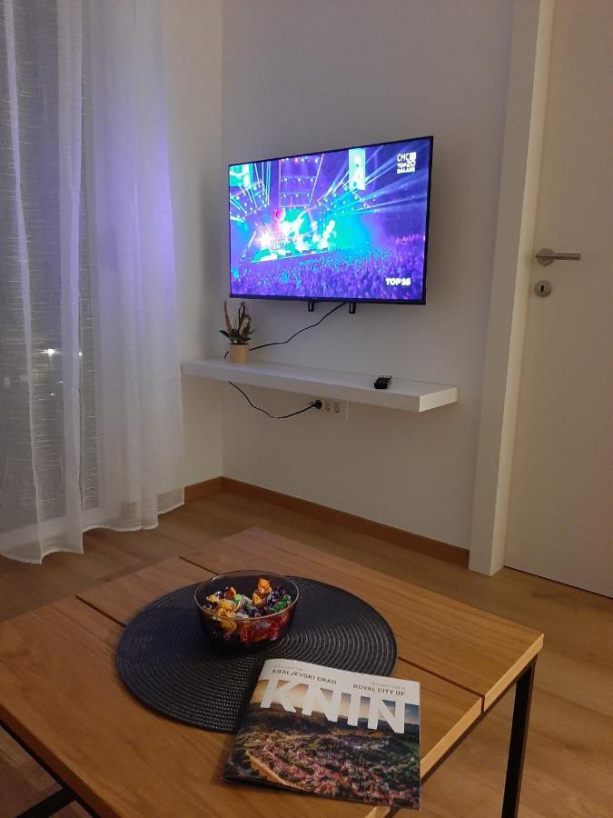 Apartman Stela Knin Bagian luar foto